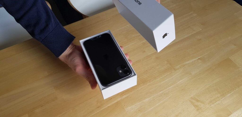 iPhone 11 Unboxing